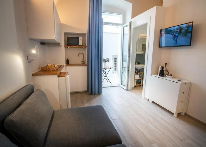 Vico Blu בית הארחה 3*